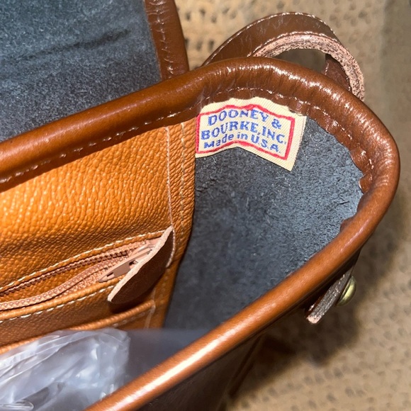 Vintage Dooney & Bourke - Picture 9 of 17